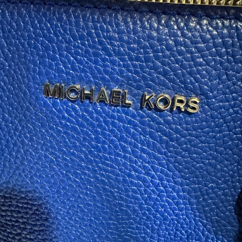 Michael Kors Blue Mercer Leather Convertible Tote with matching wallet - Picture 12 of 16